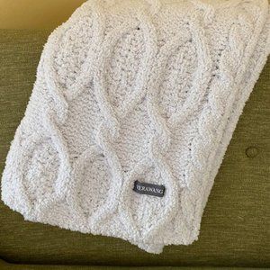 VERA WANG Chenille Blanket Throw - Super Soft! - bedroom college dorm bedding